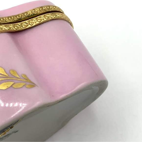 Vintage Limoges France Pink Porcelain Trinket Box Gold Gilt Floral - Picture 7 of 16